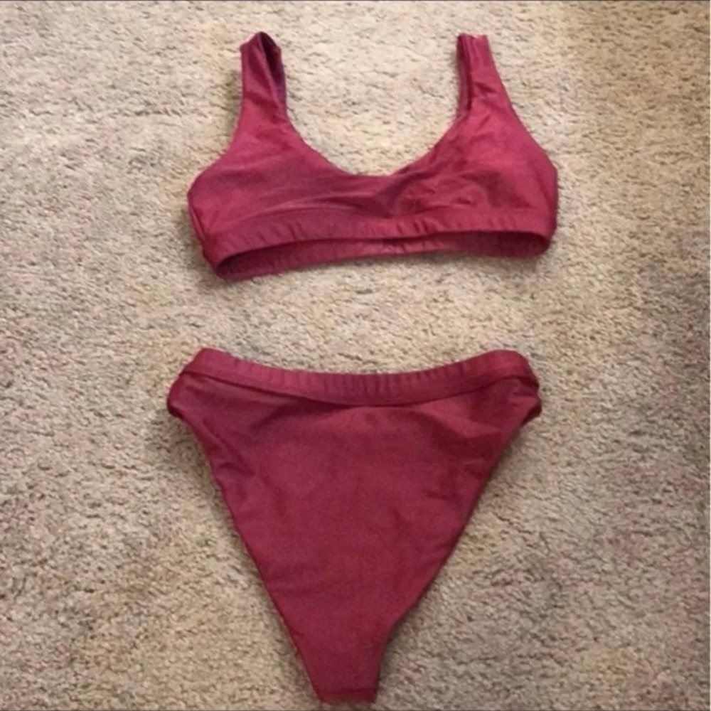 Bikini - Picture 3 of 3